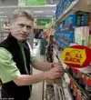 Moyes as asda worker.webp