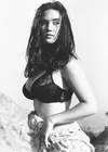 Jennifer-Connelly_black_and_white_less_top.webp