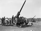 300px-Hyde_Park_Anti-aircraft_guns_H_993.webp