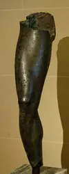 Bronze_leg_Louvre_Br69.webp
