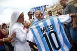 140713-argentina-vatican-nun-world-cup-9a_604ddaefa192ace38d3801bf85053020.nbcnews-ux-1360-900.webp