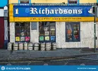 galway-city-ireland-draft-beer-keg-outside-richardsons-pub-galway-city-ireland-draft-beer-keg...webp