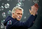 Moyes-claps-bubbles.webp