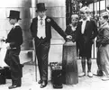 Toffs-and-Toughs-The-photo-that-illustrates-the-class-divide-in-pre-war-Britain-small.webp