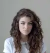 Lorde-Royals-video-still-thumb.webp