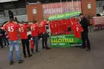 Mario-Balotelli-shirt-swap-406938.webp