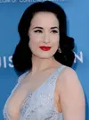 Dita-Von-Teese-Cleavage-5.webp